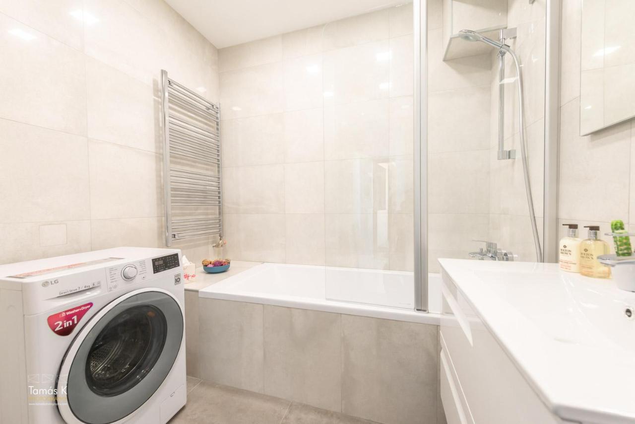 Amora Homes Imperial With Basilika And Castle View Need Reservation For Free Parking Apartmán